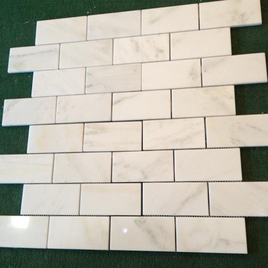 Mosaico de mármol blanco